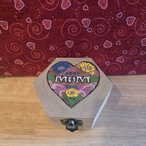 Happy Mothers Day!Hand-Painted 'Best Mom Ever' Hexagon Wood Box-Multicolor Heart